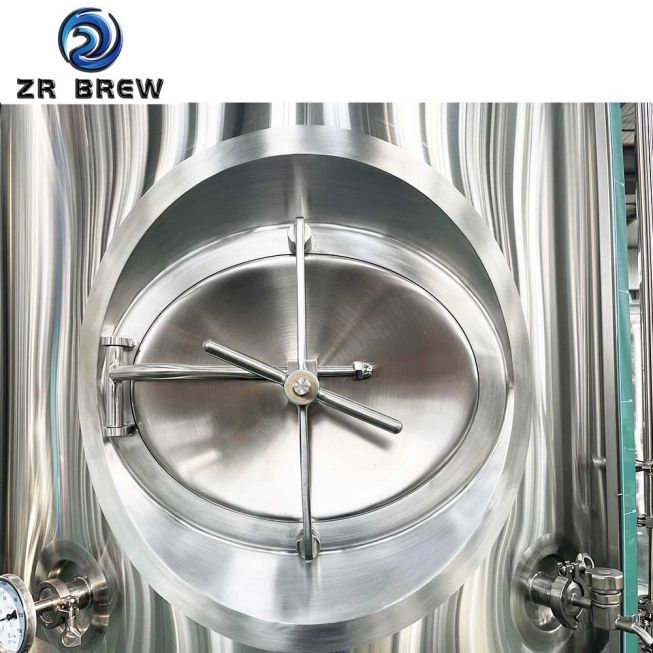 7BBL Side Manhole Fermenter 7BBL Side Manhole Fermenter