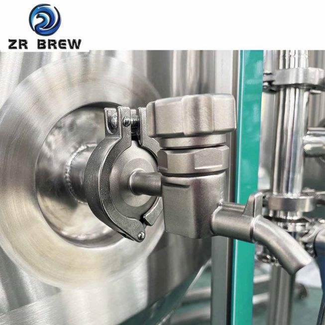 7BBL Side Manhole Fermenter 7BBL Side Manhole Fermenter