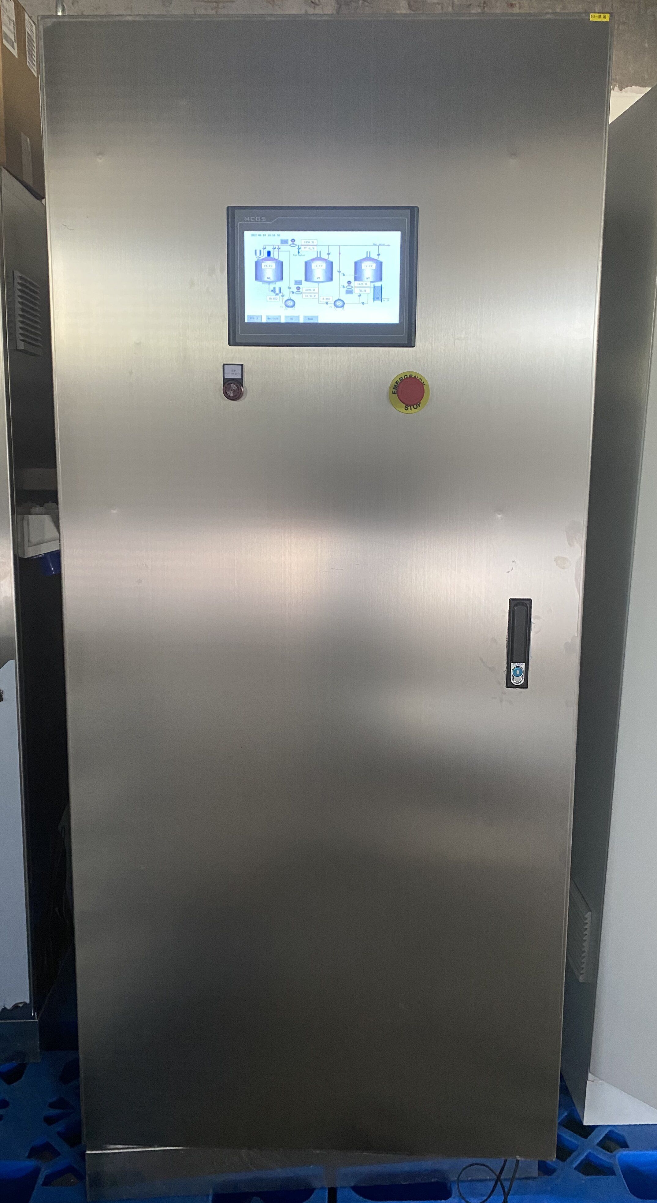 Floor-standing PLC control system Floor-standing PLC control system