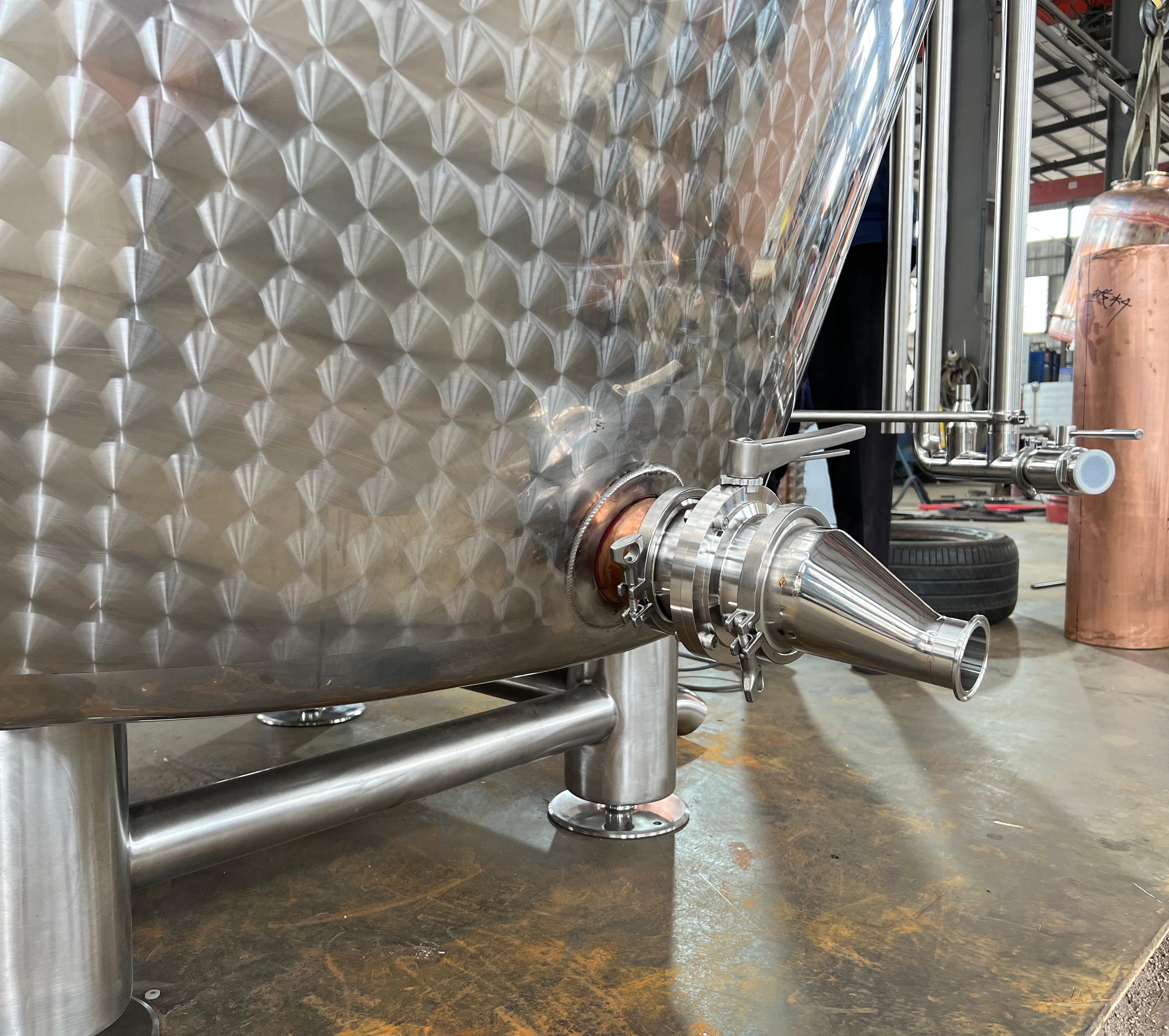 3200L Pot Still Whiskey Distiller 3200L Pot Still Whiskey Distiller