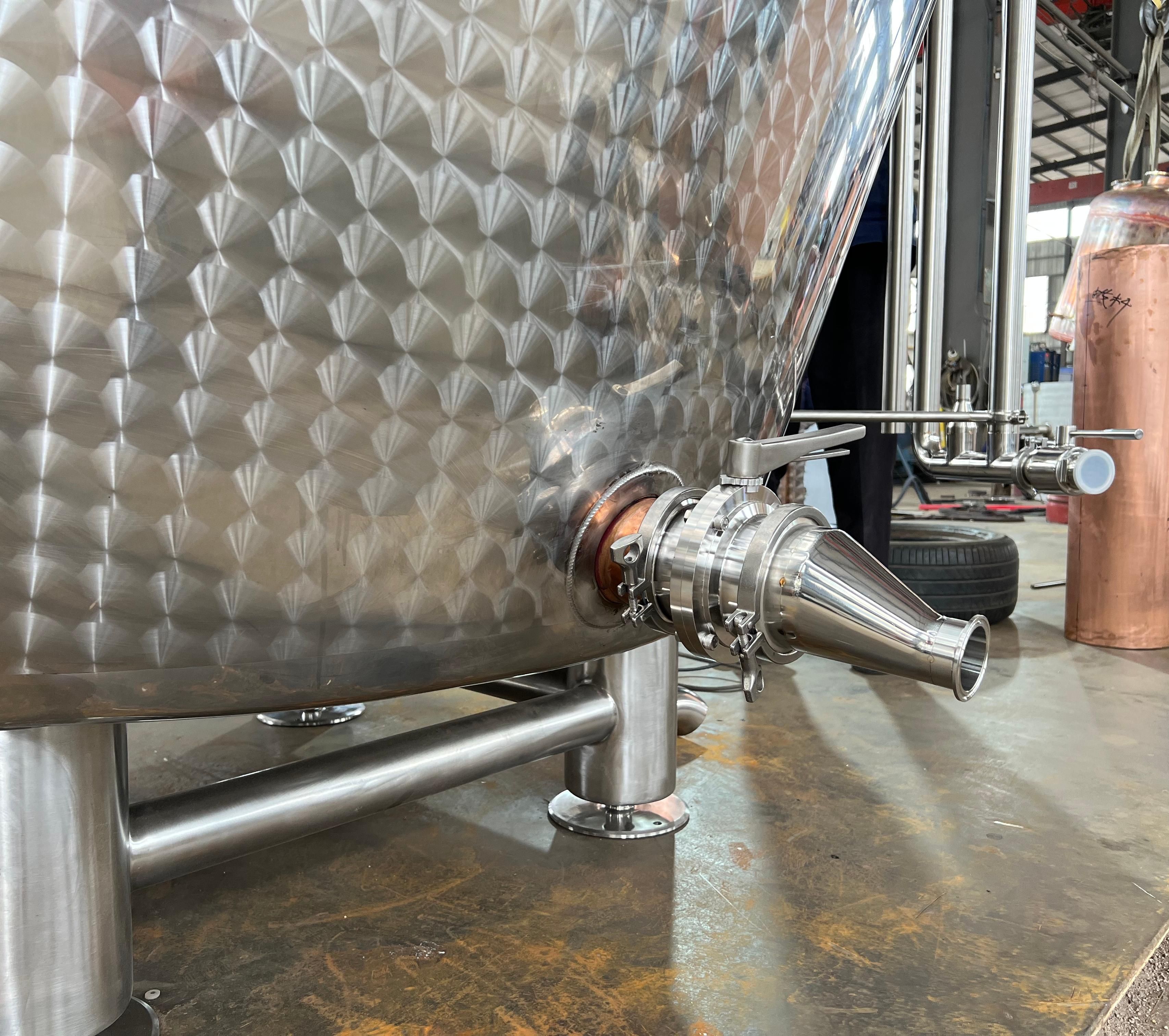 3200L Pot Still Whiskey Distiller 3200L Pot Still Whiskey Distiller